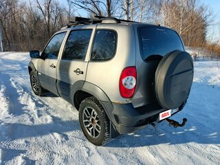 2012 Chevrolet Niva I Рестайлинг, серый, 270000 рублей, вид 2