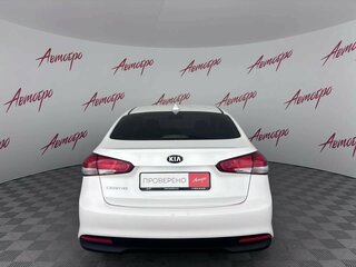 2017 Kia Cerato III Рестайлинг (Classic), белый, 1285000 рублей, вид 4