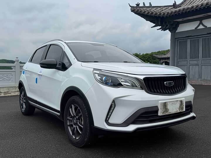 Открыть фотографии: Geely Vision X3 Pro