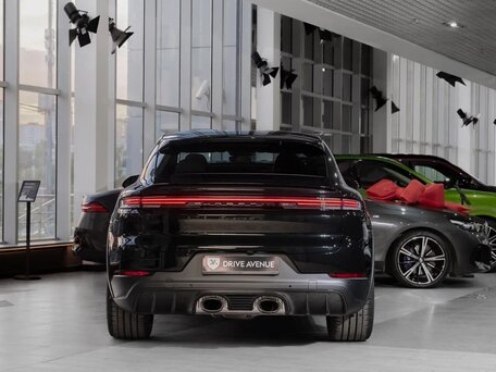 2026 Porsche Cayenne GTS Coupé III Рестайлинг, чёрный, 25900000 рублей, вид 5
