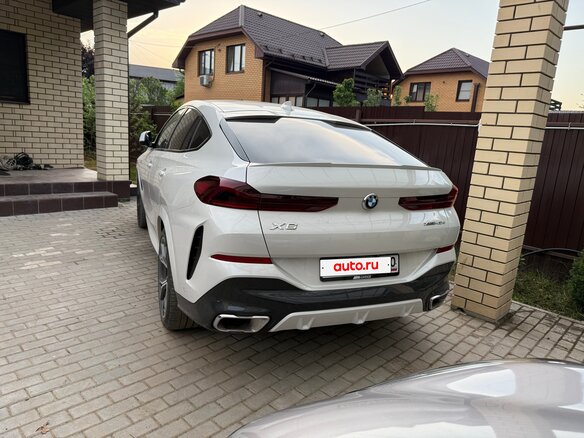2021 BMW X6 40d III (G06), белый, 6200000 рублей - вид 20