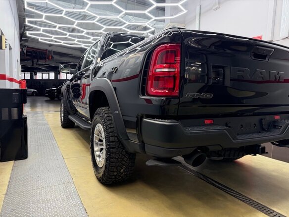 2025 Ram 1500 RHO V Рестайлинг, чёрный - вид 28