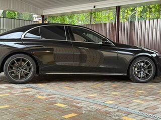 2024 Mercedes-Benz E-Класс 300 VI (W214, S214), чёрный, 9200000 рублей, вид 4
