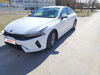 2020 Kia K5 III, белый, 2280000 рублей, вид 1