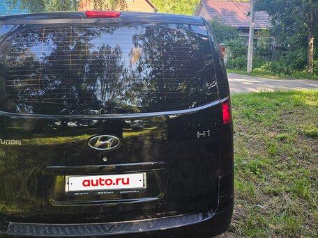 2012 Hyundai H-1 II, чёрный, 1499999 рублей, вид 4
