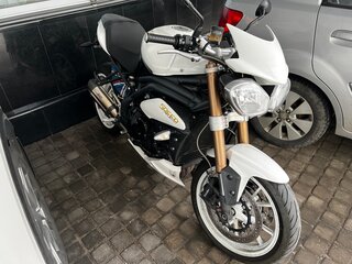 2014 Triumph Speed Triple, белый, 500000 рублей, вид 2