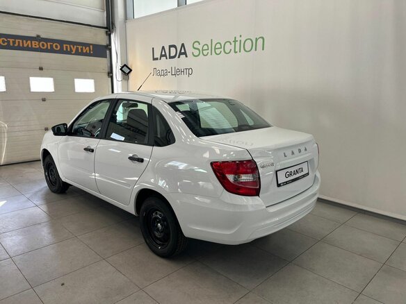 2026 Lada (ВАЗ) Granta I Рестайлинг, белый - вид 3