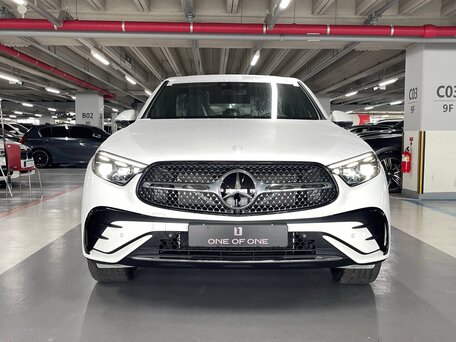 2026 Mercedes-Benz GLC Coupe 300 II (C254), белый, 10400000 рублей, вид 2