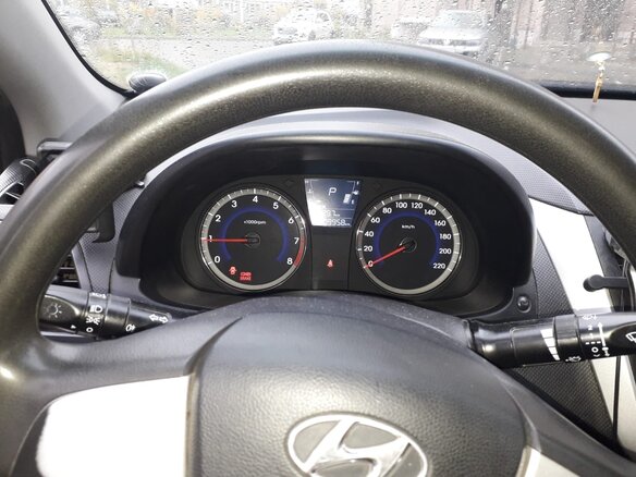 2011 Hyundai Solaris I, пурпурный, 900000 рублей - вид 9