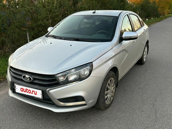 2017 Lada (ВАЗ) Vesta I, серебристый, 700000 рублей