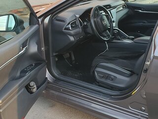 2020 Toyota Camry US Market VIII (XV70), серый, 1600000 рублей, вид 3