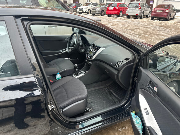 2011 Hyundai Solaris I, чёрный - вид 6