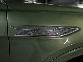 2025 Bentley Bentayga I Рестайлинг, зелёный, 32990000 рублей, вид 3