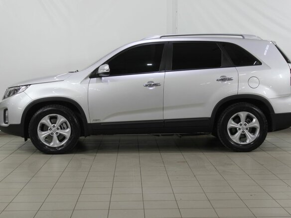 2017 Kia Sorento II Рестайлинг, серебристый, 2075000 рублей - вид 9