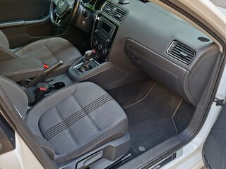 2017 Volkswagen Jetta VI Рестайлинг, белый, 900000 рублей, вид 5
