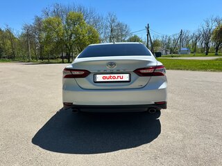 2020 Toyota Camry VIII (XV70), белый, 3100000 рублей, вид 3