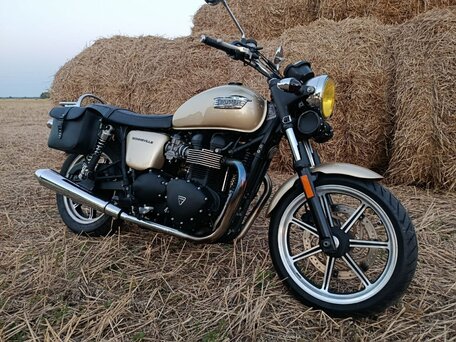 2012 Triumph Bonneville T100, золотистый, 450000 рублей, вид 1