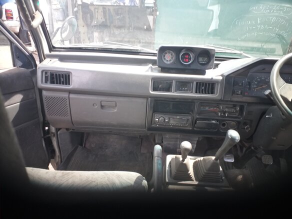 1993 Mitsubishi Delica III, серебристый, 675000 рублей - вид 8