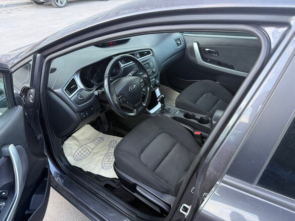 2015 Kia Ceed II Рестайлинг, серый, 940000 рублей - вид 4