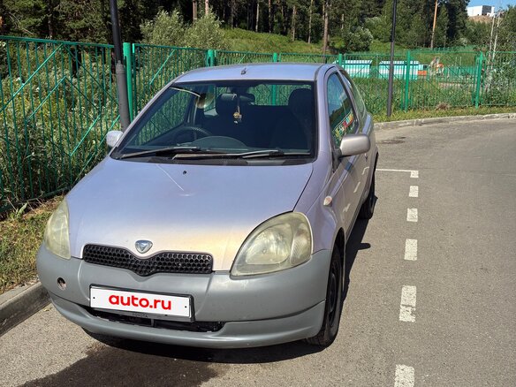 2001 Toyota Vitz I (P10), розовый, 280000 рублей - вид 3