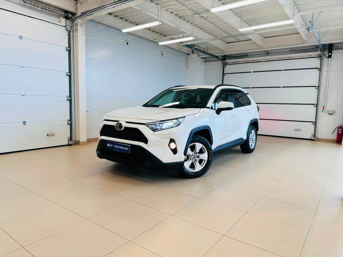 Открыть фотографии: Toyota RAV4 V (XA50)