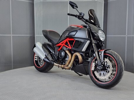 2011 Ducati Diavel Carbon, чёрный, 699000 рублей, вид 2