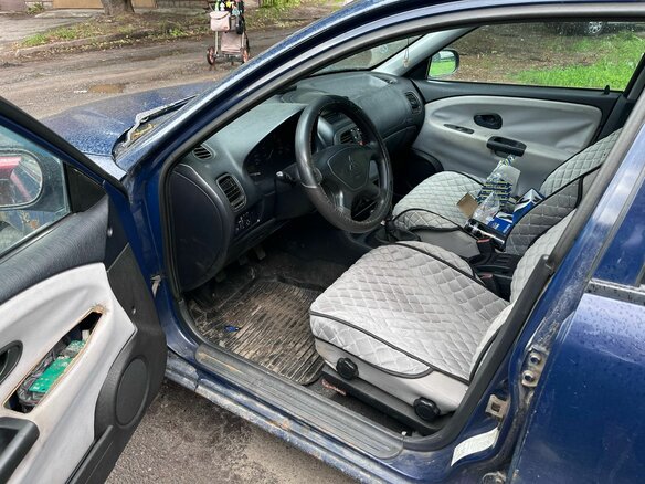 2001 Mitsubishi Carisma I Рестайлинг, синий, 130000 рублей - вид 6