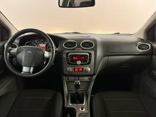 2010 Ford Focus II Рестайлинг, чёрный, 500000 рублей, вид 5