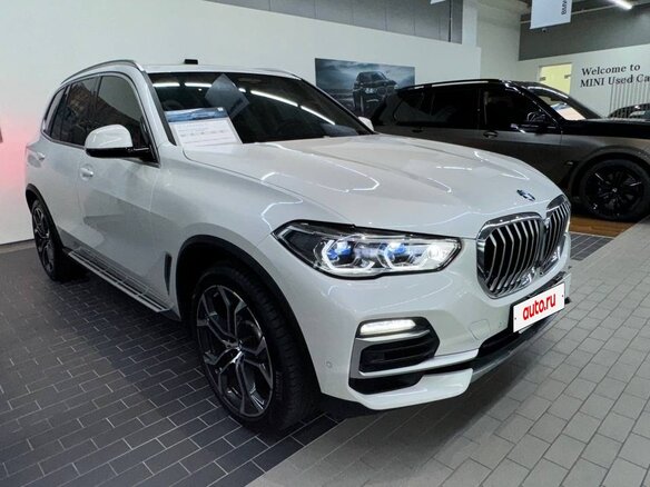 2021 BMW X5 40i IV (G05/G18), белый, 8900000 рублей - вид 7