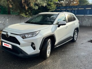 2021 Toyota RAV4 V (XA50), белый, 3300000 рублей, вид 1