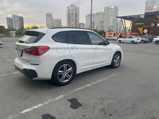 2018 BMW X1 18i sDrive II (F48), белый, 2099999 рублей, вид 4