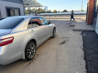 2009 Toyota Camry VI (XV40) Рестайлинг, серебристый, 1100000 рублей, вид 2