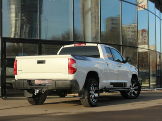 2018 Toyota Tundra Double Cab II Рестайлинг, белый, 6400000 рублей, вид 2