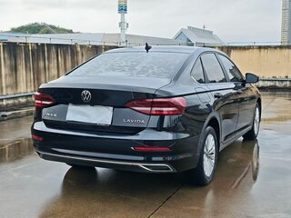 2022 Volkswagen Lavida III, чёрный, 1275000 рублей, вид 4