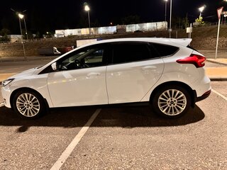 2017 Ford Focus III Рестайлинг, белый, 880000 рублей, вид 5