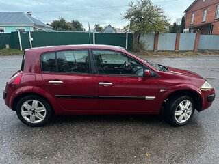 2004 Renault Megane II, красный, 239999 рублей, вид 3