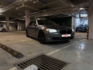 2013 BMW 5 серии 530d xDrive VI (F10/F11/F07), серый, 2050000 рублей, вид 3
