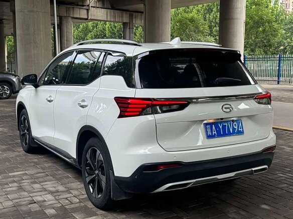 2022 GAC Trumpchi GS4 II Рестайлинг, белый - вид 3