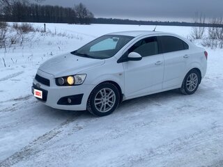 2014 Chevrolet Aveo II, белый, 750000 рублей, вид 1