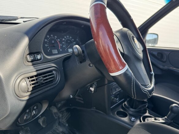 2015 Chevrolet Niva I Рестайлинг, серый - вид 14