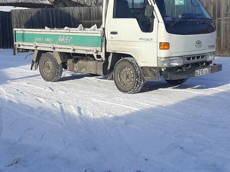 2001 Toyota Toyoace, белый, 1500000 рублей, вид 3