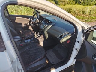 2015 Ford Focus III Рестайлинг, белый, 800000 рублей, вид 3