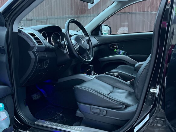 2012 Mitsubishi Outlander II Рестайлинг, чёрный, 1690000 рублей - вид 14