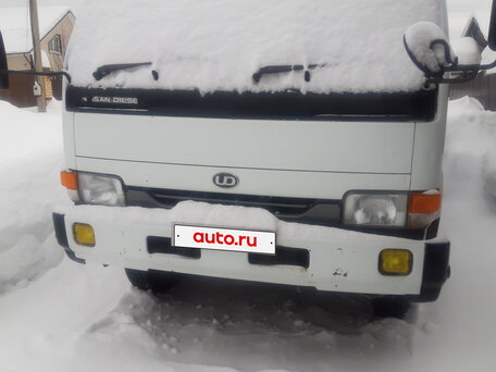 2001 Nissan Condor, белый, 4895000 рублей, вид 1