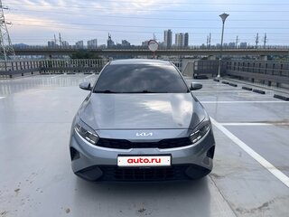 2022 Kia K3 II Рестайлинг, серебристый, 1353027 рублей, вид 2