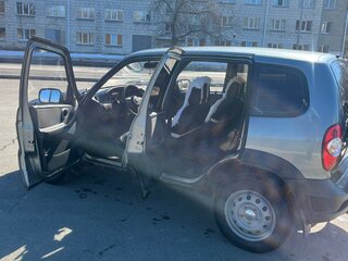 2012 Chevrolet Niva I Рестайлинг, серый, 430000 рублей, вид 3