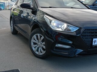 2017 Hyundai Solaris II, чёрный, 1190000 рублей, вид 2