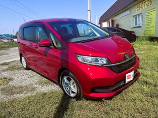 2021 Honda Freed+ II Рестайлинг, красный, 1850000 рублей, вид 3