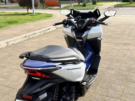 2019 Honda Forza, белый, 550000 рублей, вид 5