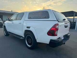 2023 Toyota Hilux VIII Рестайлинг 2, белый, 4350000 рублей, вид 5